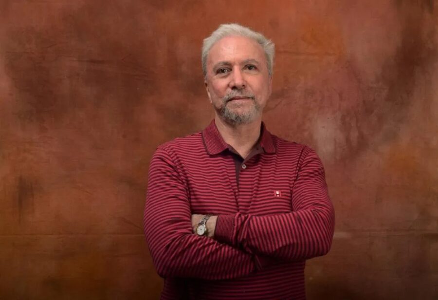 Os novos lançamentos de Antonio Carlos Secchin e Adriano Espínola, dois poetas lacônicos e solares