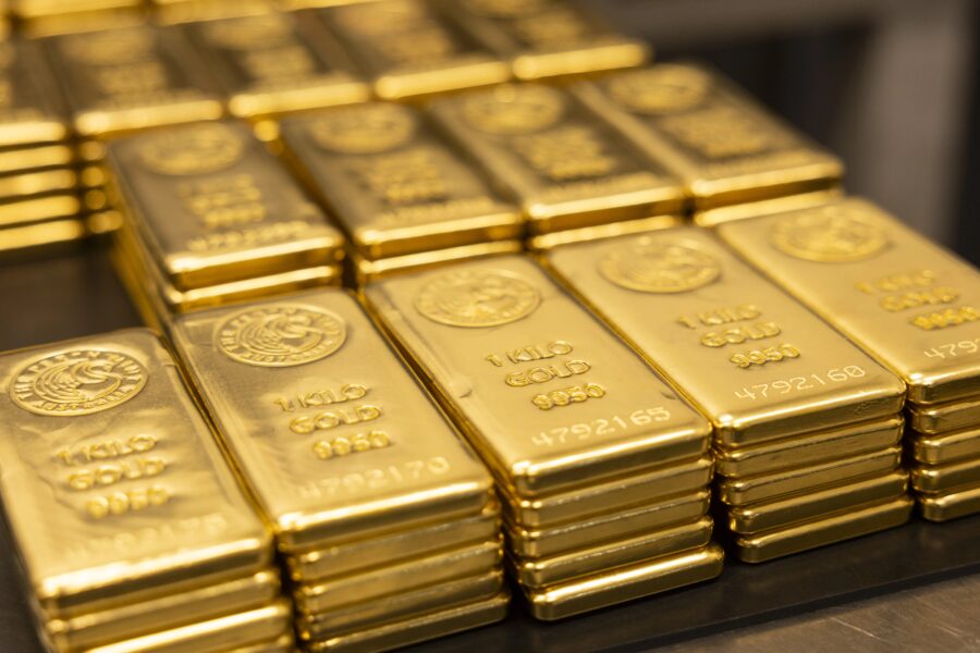Ouro encerra em alta após a ampliação da recompra de títulos pelo Tesouro americano