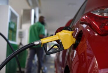 Petrobras aumenta preço da gasolina após novo subsídio do governo