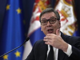 Presidente da Sérvia renuncia e abre caminho para eleições antecipadas