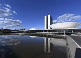 Projeto quer ampliar regras sobre cortesias a agentes públicos