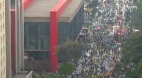 Público aumenta para manifestação contra Lula e Moraes na Paulista
