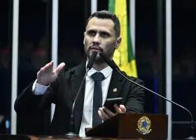 Quaest: Cleitinho lidera corrida ao governo em MG