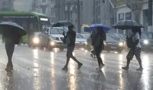 Quarta-feira de chuvas no país