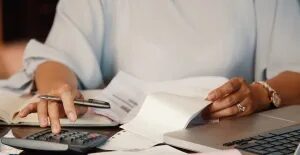 Quase 9 milhões de brasileiros estão inadimplentes com banco e fintech