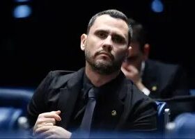 Real Time: Cleitinho lidera cenário de 1º turno ao governo de Minas