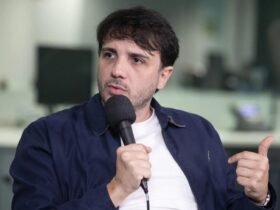 Renan Santos entra com ação no TSE contra reajuste no Bolsa Família anunciado por Lula
