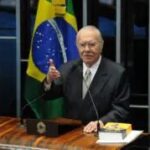 Sarney recebe alta e seguirá tratamento em casa