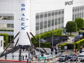 SpaceX consegue 1º cliente em programa de transporte espacial de cargas