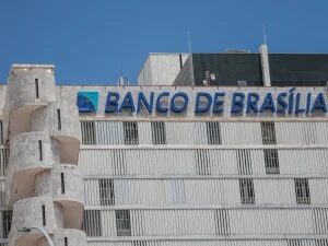 TCDF bloqueia R$ 2,7 bilhões de executivos do BRB por fraude com Master