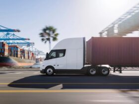 Tesla mira mercado europeu de carga com caminhão Semi