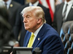 Trump bane veículos de comunicação da Casa Branca e ameaça imprensa por ‘fake news’
