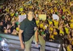 TSE manda Nikolas apagar publicação que relaciona Lula a conteúdo sexual