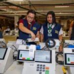 Urnas eletrônicas passam por testes e lacres no Amazonas