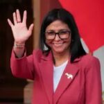 Venezuelanos protestam contra Delcy Rodríguez na ONU: ‘Ela não nos representa’
