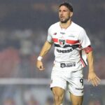 Vice-artilheiro do São Paulo, Calleri revê Boca e volta à Bombonera após 11 anos