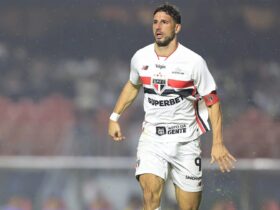 Vice-artilheiro do São Paulo, Calleri revê Boca e volta à Bombonera após 11 anos