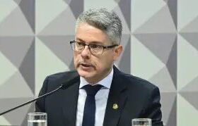 Vieira vai ao STF para tentar destravar CPI sobre ministros e Banco Master