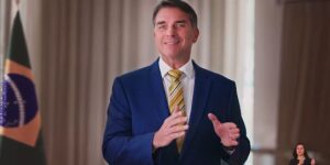 ‘Votar em Lula é votar em Alexandre de Moraes’, diz Flávio