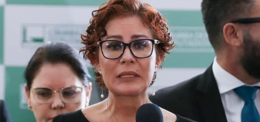 Zambelli pede ao STF para voltar ao Brasil durante eleições