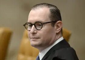Zanin garante internet gratuita para acesso à Justiça Eleitoral nas eleições