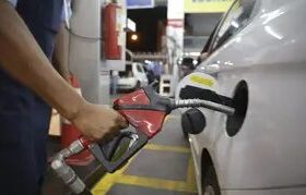 Abasteça o carro antes de 26 de outubro
