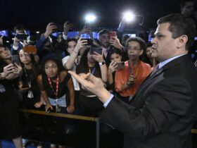 Alcolumbre pauta para quarta-feira votação da PEC do fim da escala 6x1