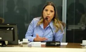 Câmara cassa mandato de prefeita do PT na Baixada Fluminense