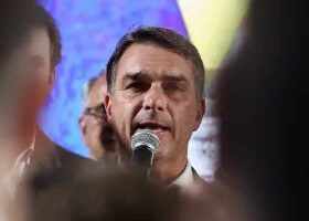 Campanha de Flávio rechaça clima de ‘já ganhou’ e cobra reação nas ruas