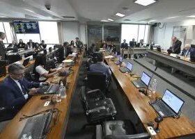 CCJ do Senado retoma análise da PEC da Segurança Pública