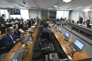 CCJ do Senado retoma análise da PEC da Segurança Pública