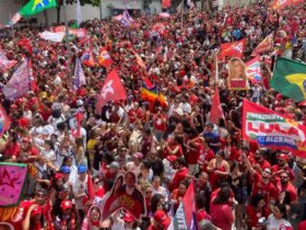 Em último ato, Lula tenta driblar abstenção, critica Flávio e diz estar otimista para vencer no 1º turno