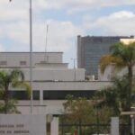 EUA suspendem atendimento presencial em embaixada e consulados no Brasil por questões de segurança