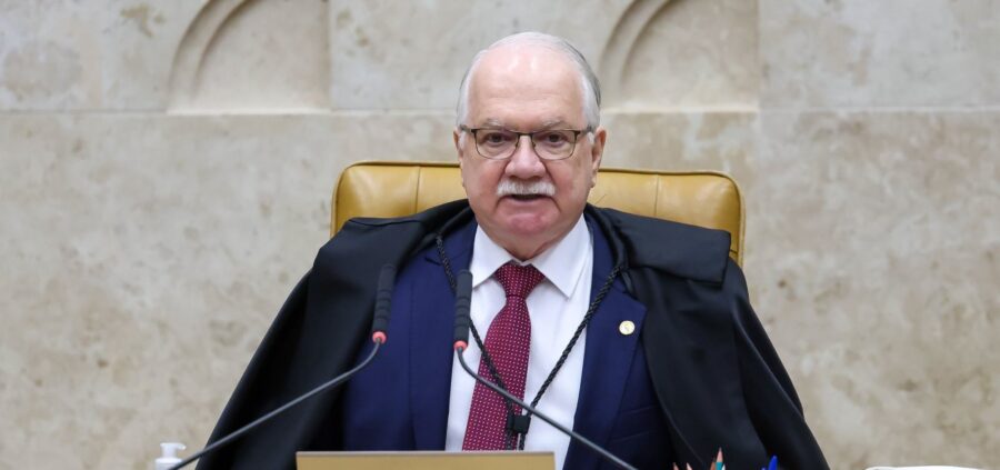 Fachin sinaliza que revisão da condenação de Bolsonaro deve ir ao plenário do STF