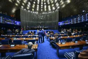 Senado aprova fim da escala 6×1 com transição para 40 horas Fim da escala 6×1 pode entrar em vigor ainda em 2026