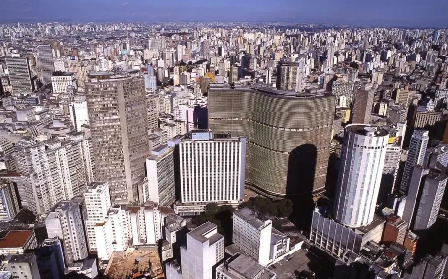 Fim da escala 6×1 pode custar bilhões aos cofres municipais, diz CNM Fim da escala 6×1 terá impacto bilionário nos municípios, estima CNM