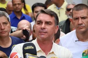 Flávio abre vantagem sobre Lula nas redes