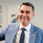 Flávio Bolsonaro diz que pretende mudar Constituição com redução da maioridade e reforma do Judiciário