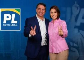 Flávio e Michelle convocam motociata em Brasília na véspera do 1º turno