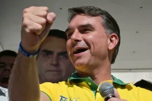 Flávio lança site para rebater notícias falsas no 2° turno