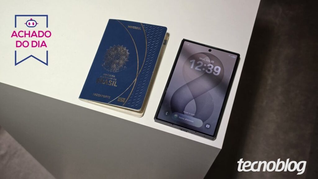 Galaxy z fold 8 com formato passaporte tem desconto de r$ 1.900 Galaxy Z Fold 8 em formato passaporte já tem R$ 1.900 OFF com cupom