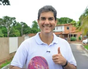 Governador eleito do Maranhão começa a seguir Flávio Bolsonaro no Instagram