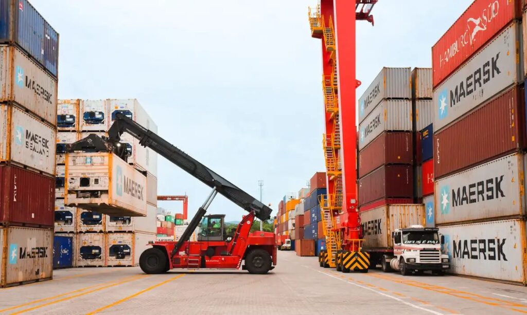 Governo libera R$ 6,49 bi para exportadores afetados por tarifas Governo destina R$ 6,49 bilhões a setor de exportação