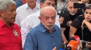 Lula critica TSE por combater fake news de aliados