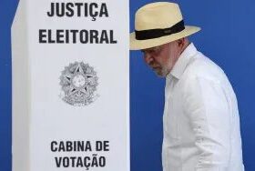 Lula ‘flerta com o fracasso’ porque ‘não aprendeu nada’, diz Folha