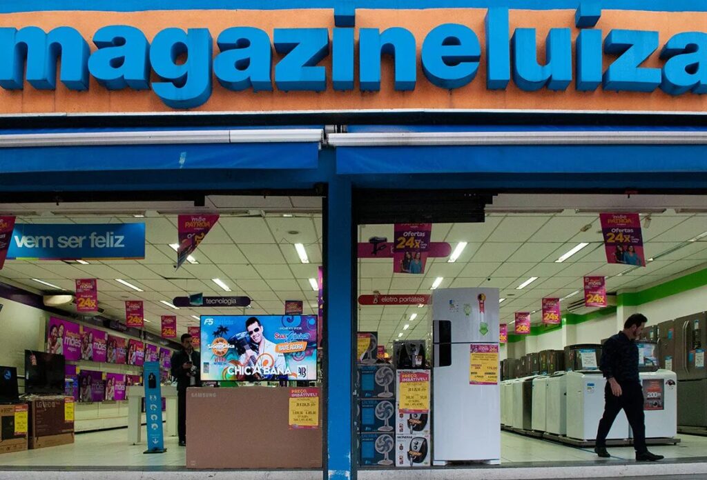 Magalu faz parceria com Shopee e passa a vender na plataforma asiática Magalu avança em marketplaces e faz parceria para vender na Shopee