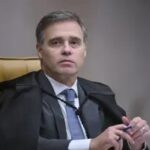 Mendonça oficia redes sociais para apagar fake news contra Flávio