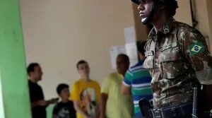 Militares devem ficar a 100 metros das seções eleitorais a partir desta sexta-feira