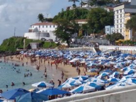 Ministério Público cobra fiscalização de ambulantes nas praias de Salvador