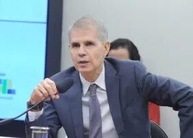 Ministro de Lula vai tirar férias para trabalhar na campanha eleitoral